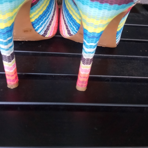 Gianni Bini Multi color Fabric Heels - Picture 6 of 10